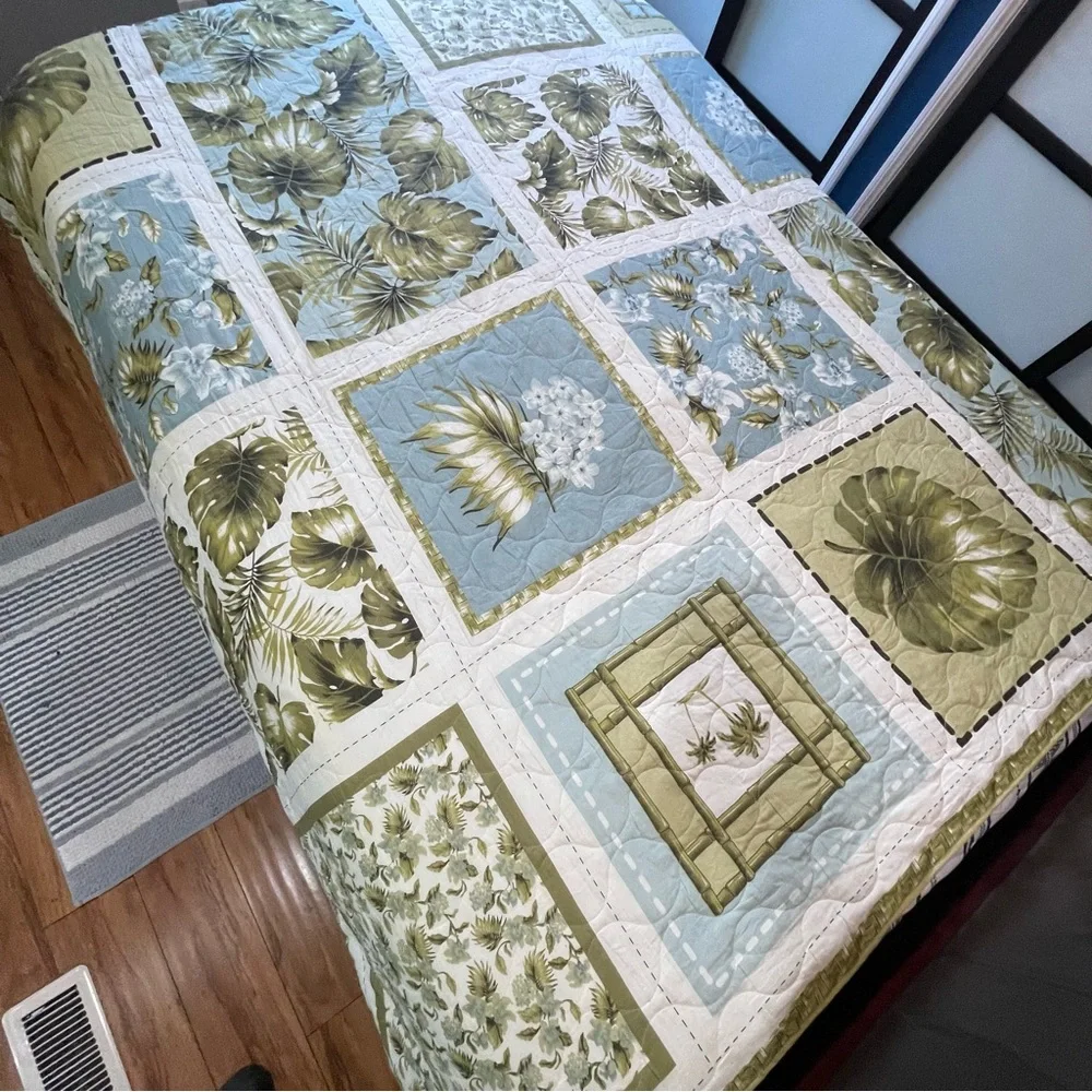 Mainstays Tropical Patchwork Quilt - Green & Light Blue Size Queen